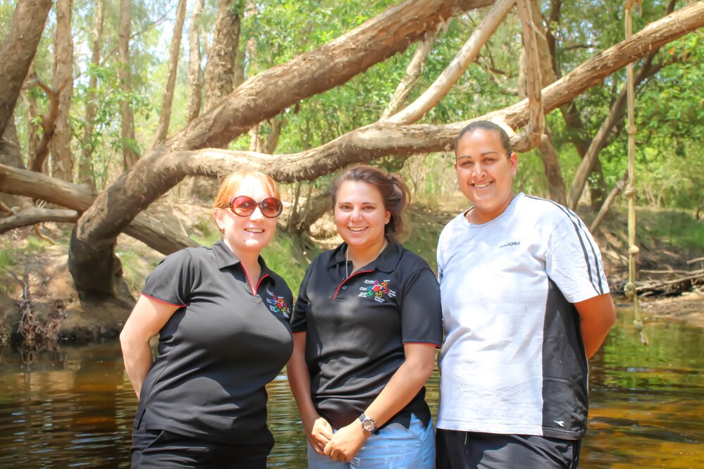  Laura Avery,Salisha, Nikita, Daly River
