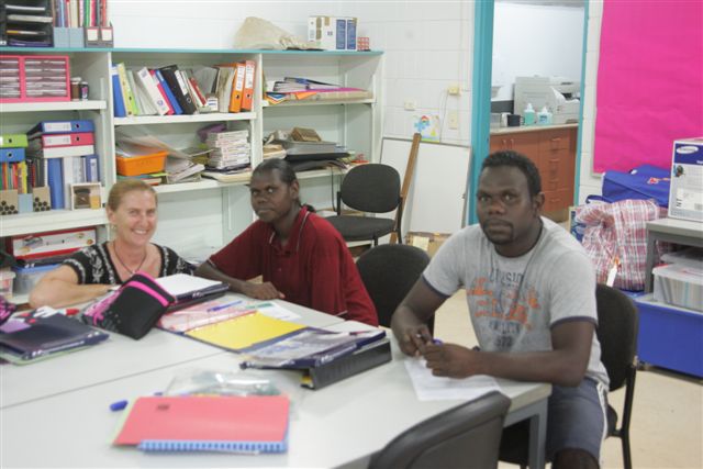 Tiwi learning Simon Mankara, Julie Johnson