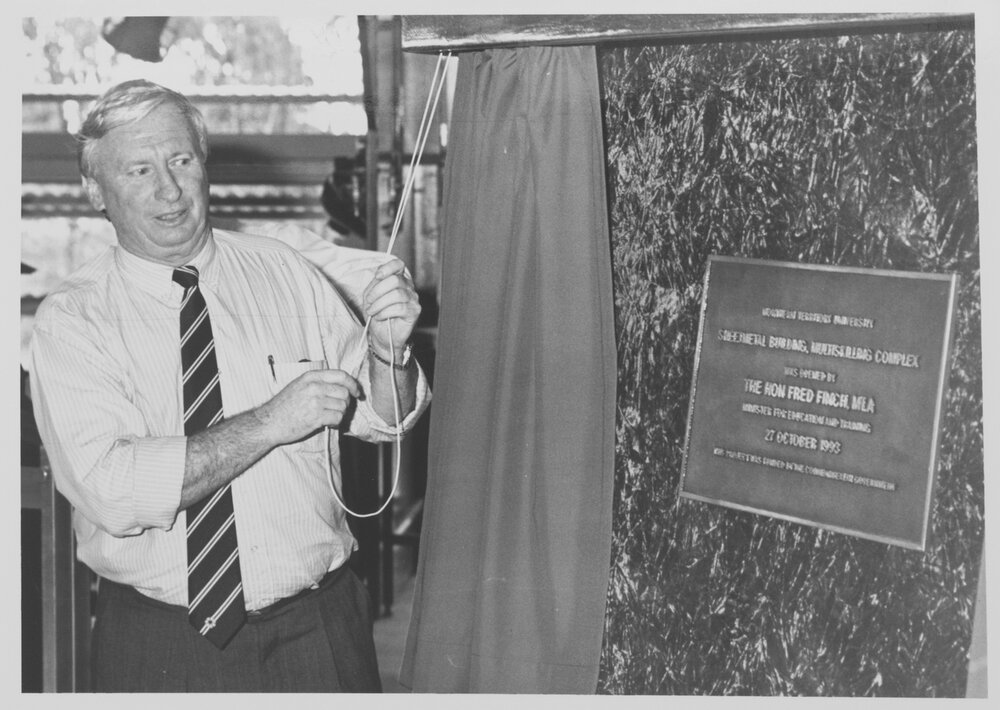 Sheetmetal building opening