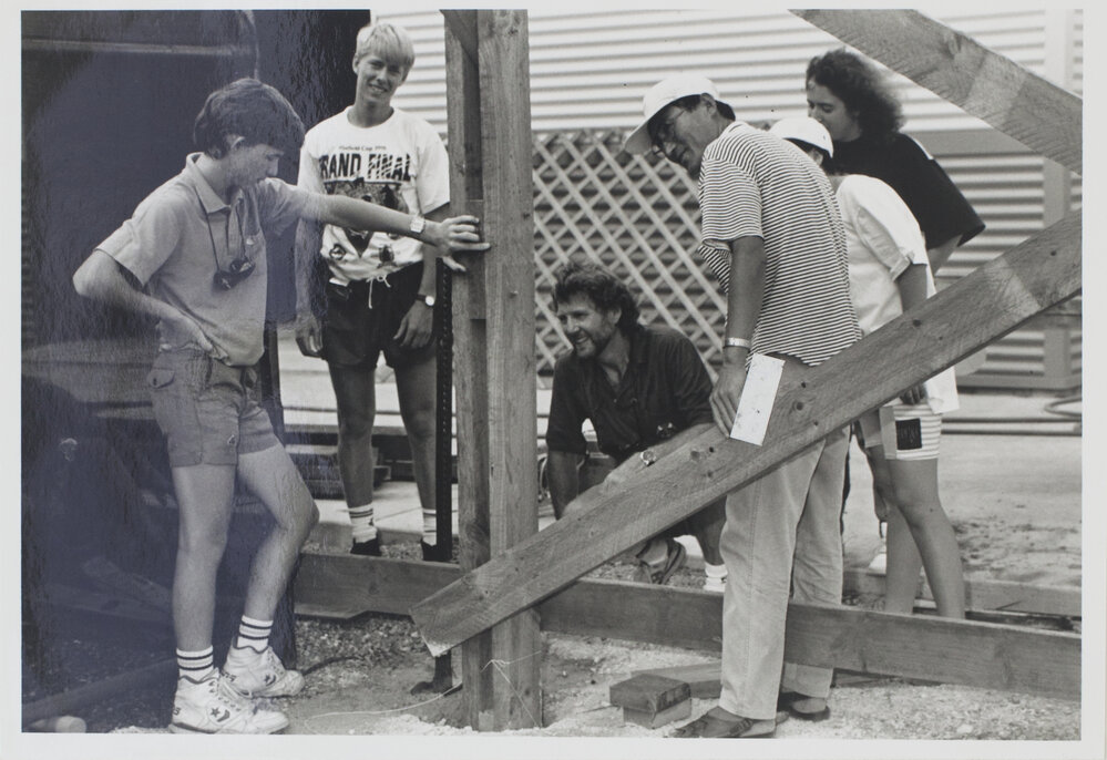 Students Construct Pergola 1