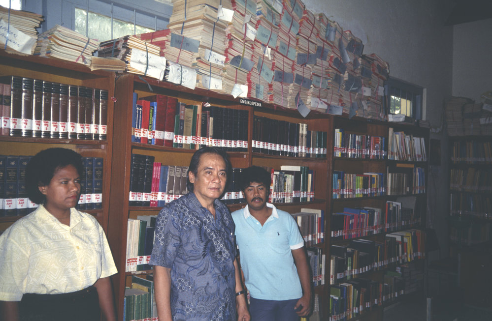 Universitas Nusa Cendana Library and staff members 1