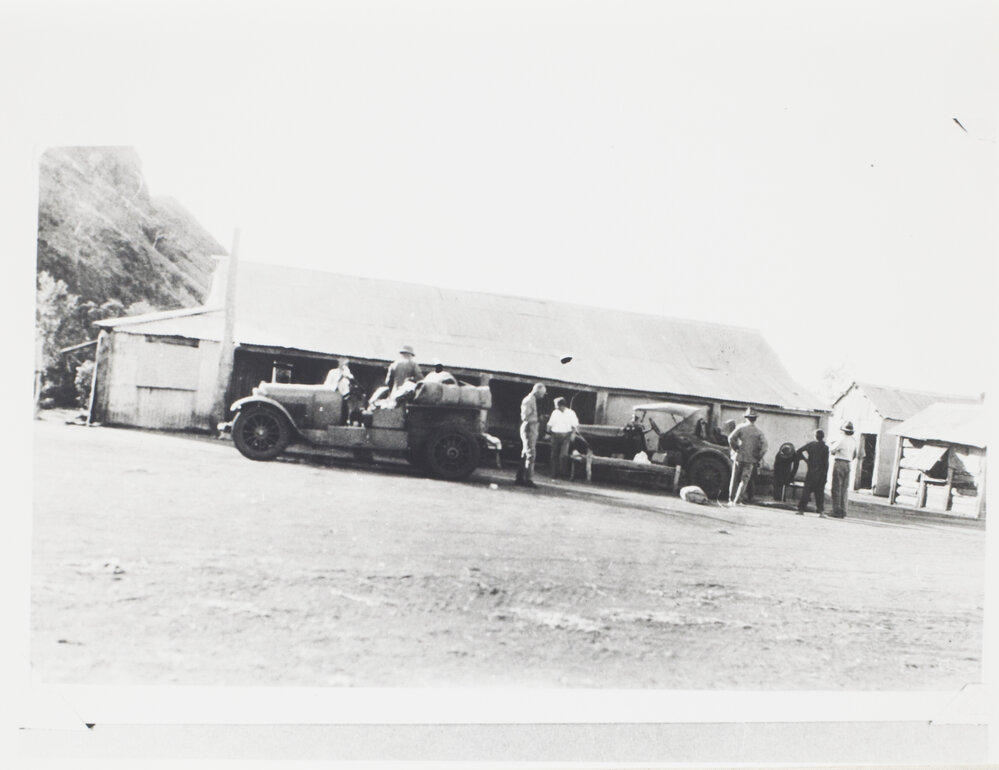 Hubly's party arrives at Turner River Station