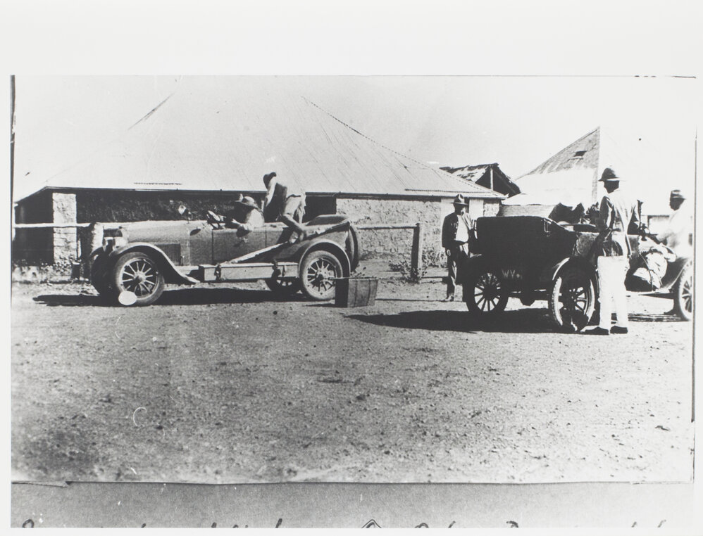 Party leaving for Oakes-Durack oil bore