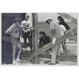 Students Construct Pergola 1