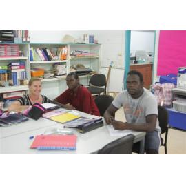 Tiwi learning Simon Mankara, Julie Johnson