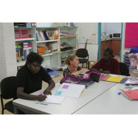 Tiwi learning Simon, Julie